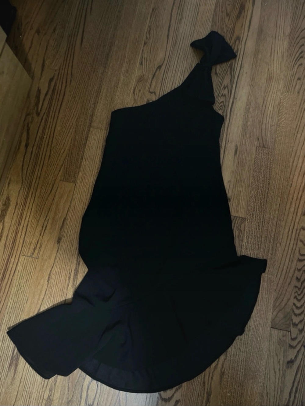 Elegant Black One-Shoulder Ruffle Dress